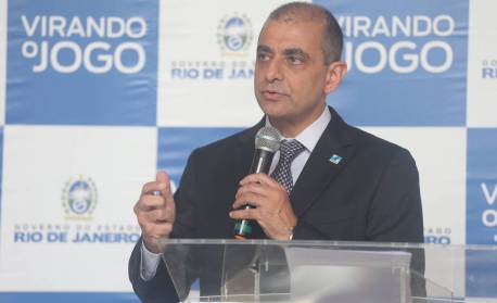 Edmar Santos, ex-secretário de Saúde, tem registro profissional cassado pelo Cremerj