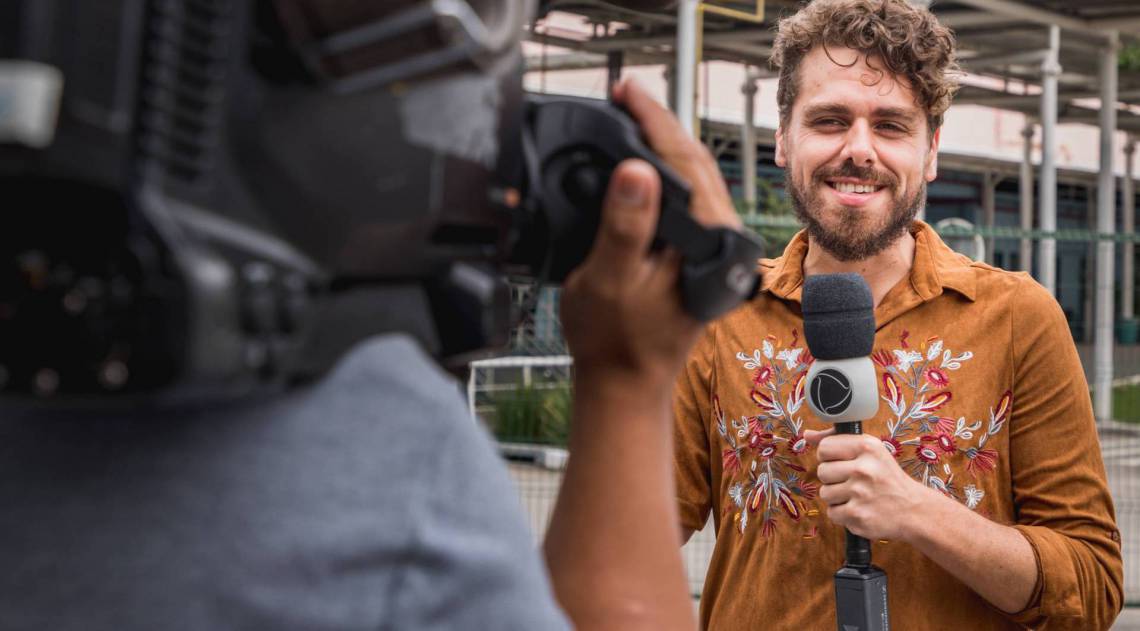Daniel Toco, 31 anos, é o novo repórter da RecordTV Rio e traz ao público pautas positivas sobre a cidade.