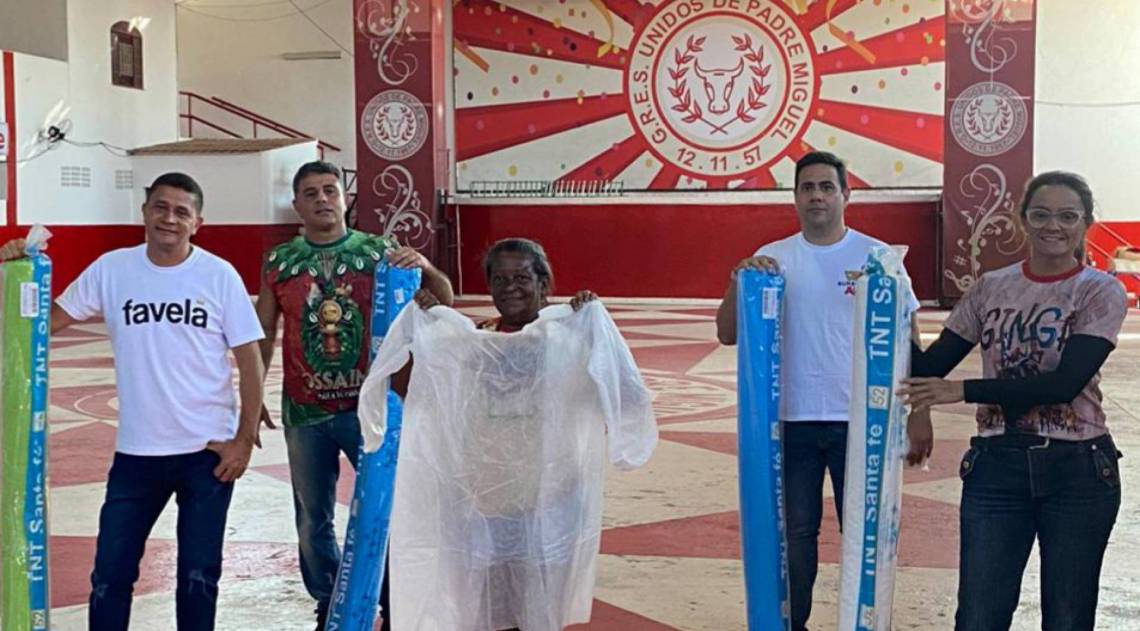 Unidos de Padre Miguel abre ateli&ecirc; para confeccionar m&aacute;scaras