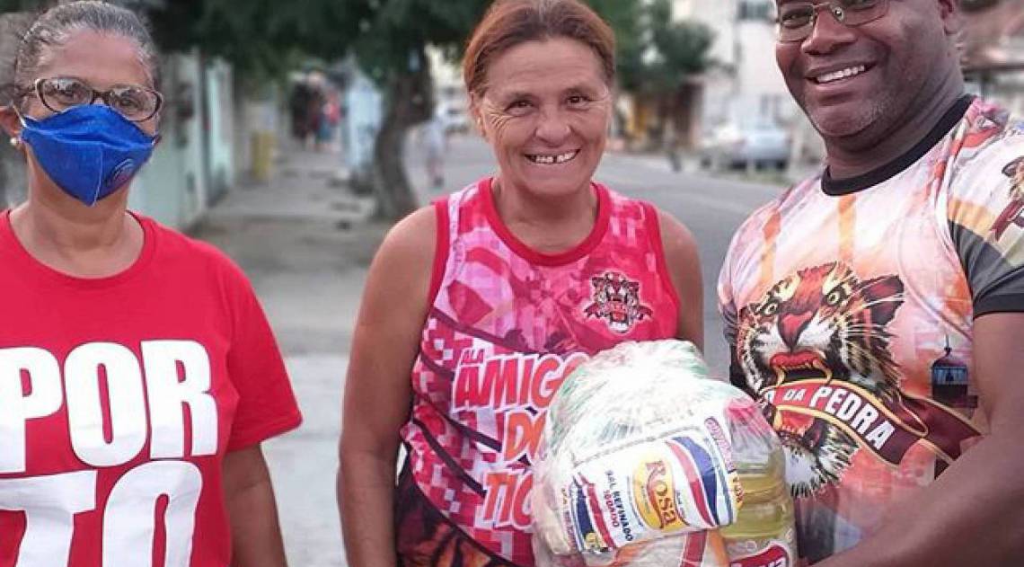 Distribui&ccedil;&atilde;o de cesta b&aacute;sica