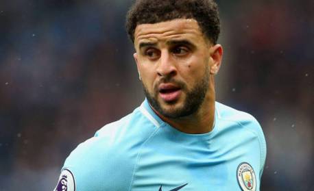 Jogador da seleção inglesa passa por cirurgia e vira dúvida para Copa do Mundo