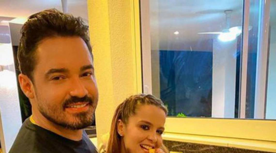 Maiara cozinha para Fernando s&oacute; de body e dispara: 'aprendendo a pegar marido na cozinha'