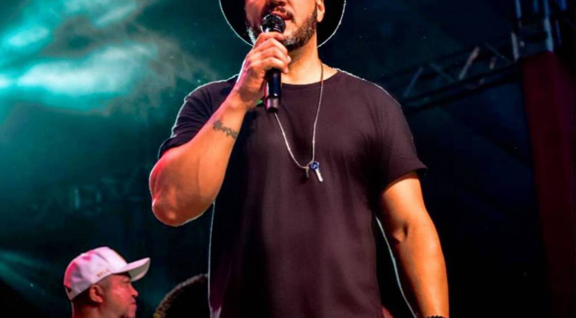 Cantor Belo vai se apresentar nesta quarta-feira