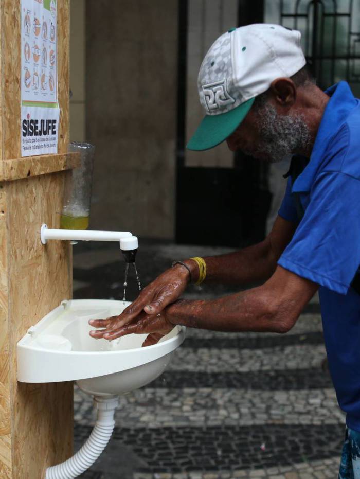 Projeto dá opção de higienização a trabalhadores moradores de rua
