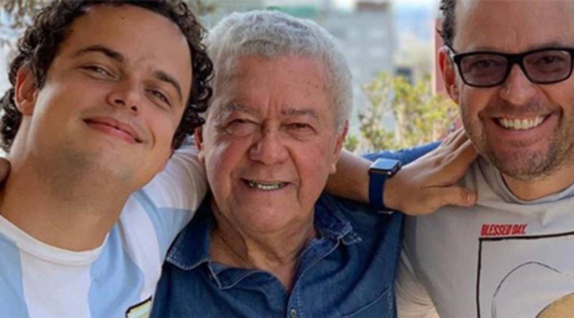 Fernando Rocha (à direita) com o pai e o filho - Reprodução Internet