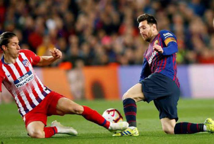 Filipe Luís e Lionel Messi já se enfrentaram 26 vezes pelo Campeonato Espanhol