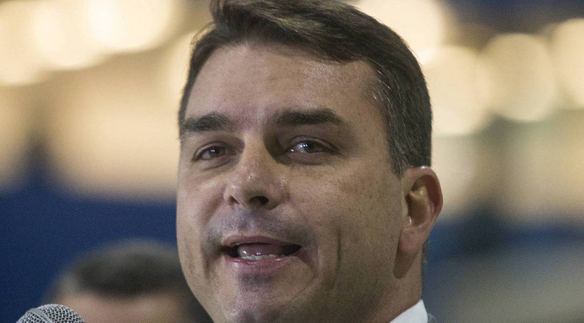 Fl&aacute;vio Bolsonaro - Daniel Castelo Branco