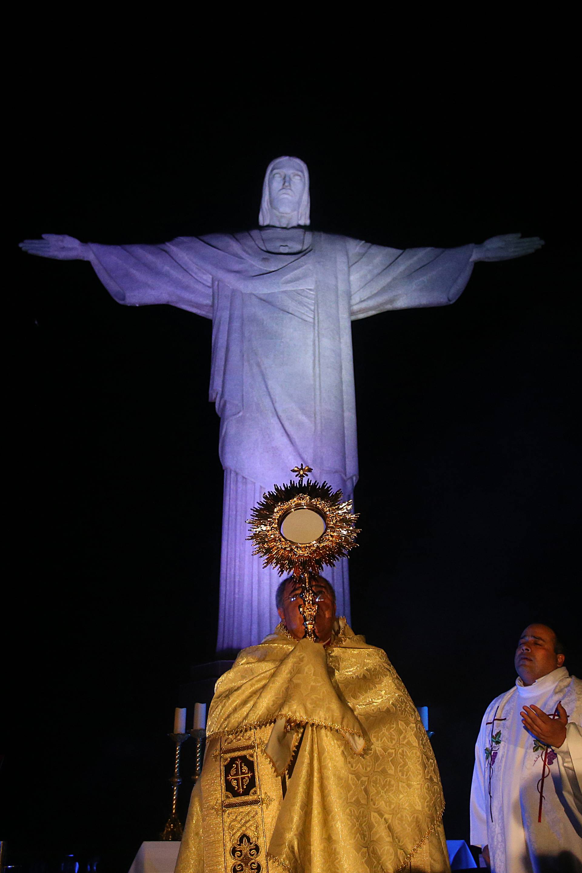 Missa em  homenagem as pessoas da &aacute;rea de sa&uacute;de no Cristo Redentor