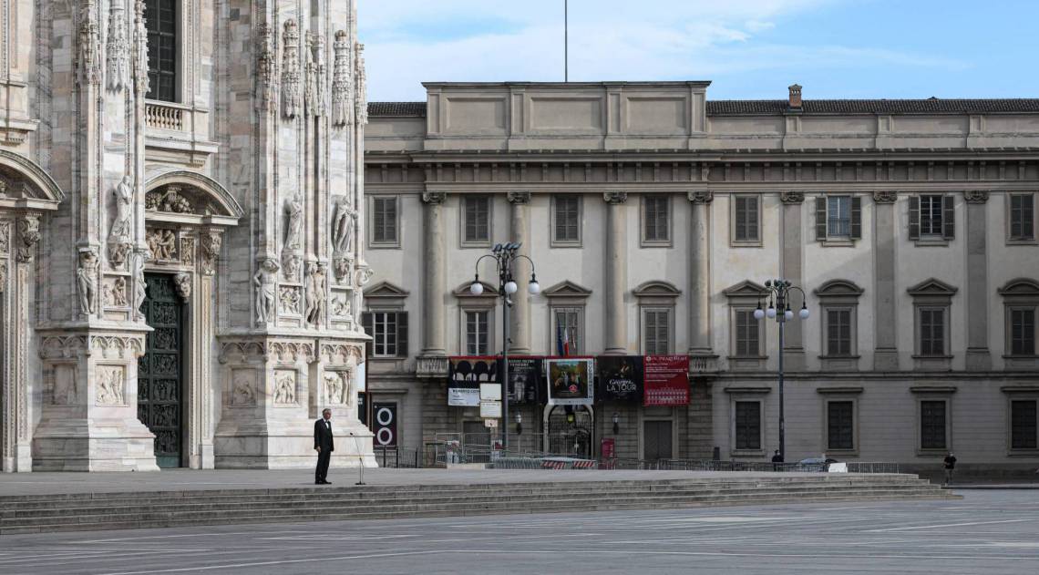 Andrea Bocelli faz concerto na catedral de Milão vazia