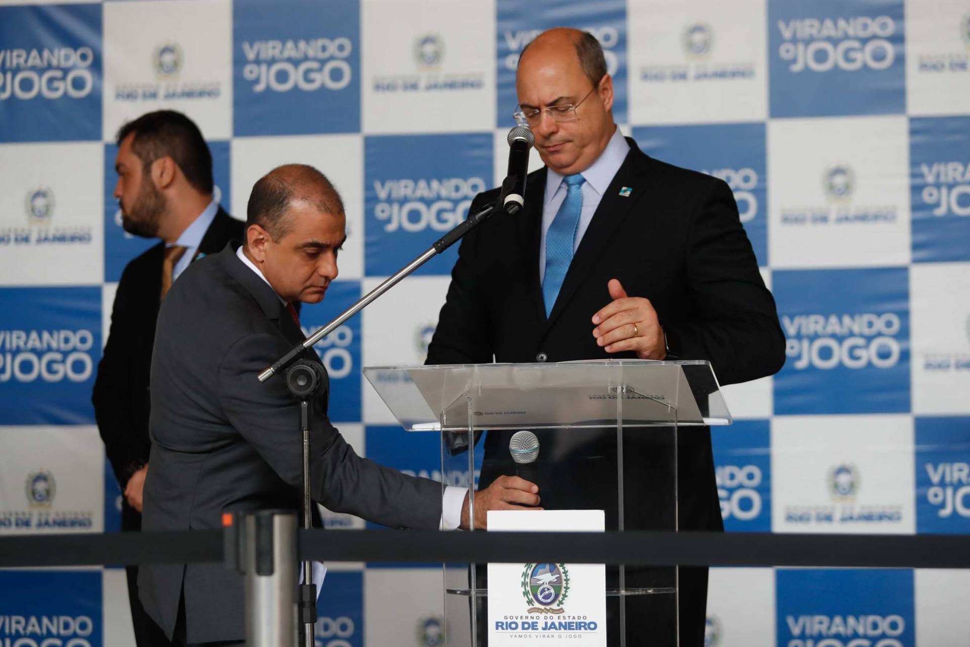  Governador sancionou a lei, mas n&atilde;o deve conceder reajuste t&atilde;o cedo diante da queda na receita - Fotos da Equipe de Fotojornalismo do Jornal O DIA e MEIA HORA - Instagram: @odiafoto