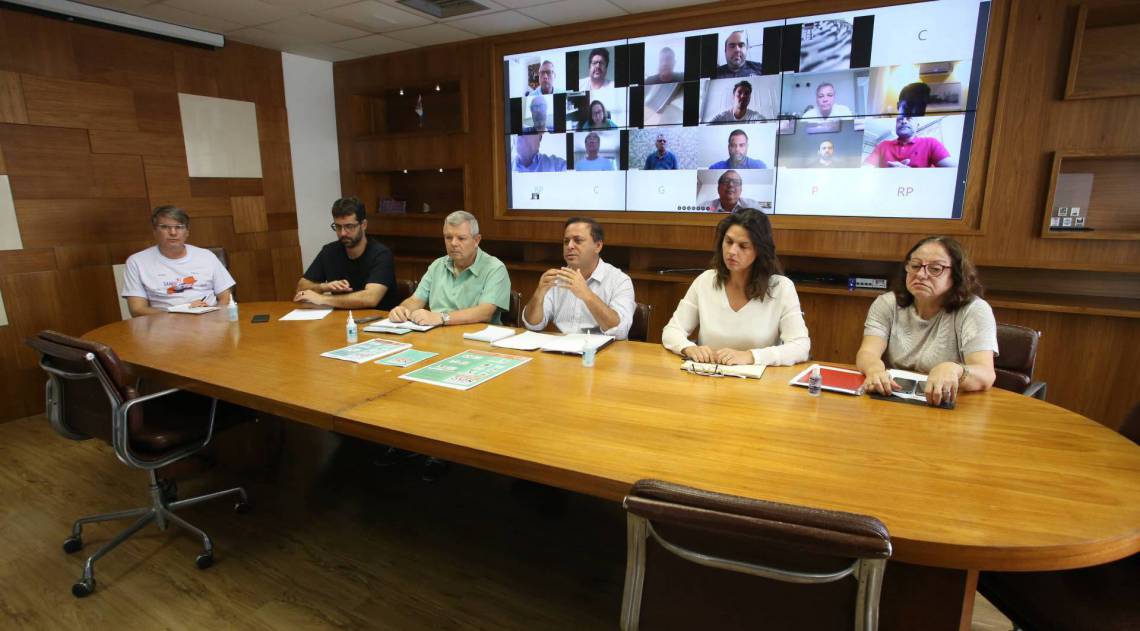 Prefeito espera, com a medida, proteger 10 mil postos de trabalho e beneficiar pelo menos 1.200 empresas - Divulgação / Prefeitura de Niterói