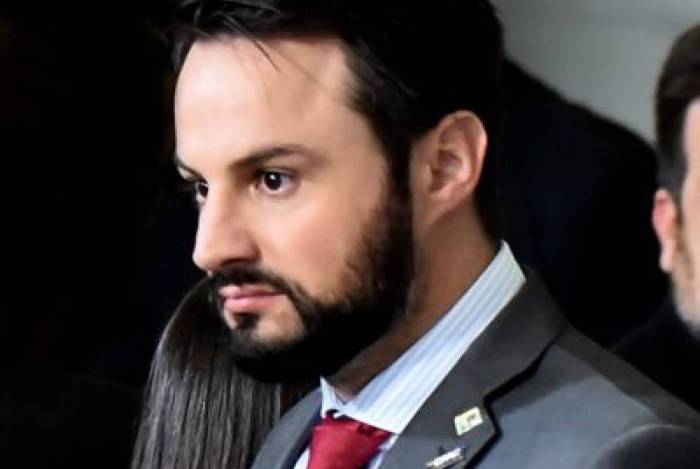 Braga Netto exonera 'olavista' que estava na Casa Civil desde o in&iacute;cio do governo Bolsonaro