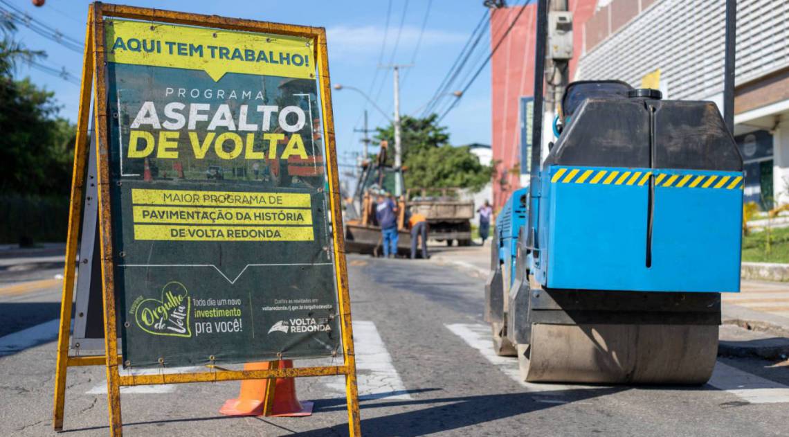 Os trabalhos da operação tapa-buraco foram executados na Rua São João (bairro de mesmo nome), na Rua 1.021, no Santo Agostinho e nos bairros Jardim Amália I e II - Divulgação