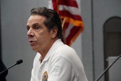 Procuradora acusa governador de Nova York de assediar várias mulheres