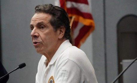 Governador de Nova York é acusado de abuso sexual por ex-assessora