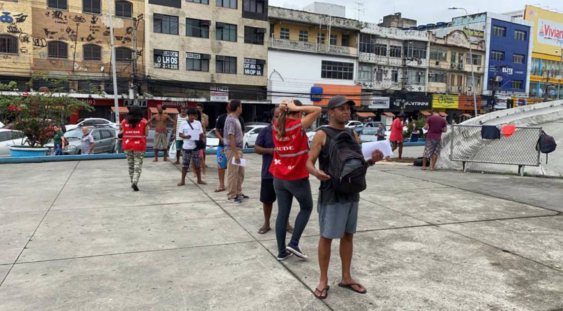 Moradores de rua recebem doações em Duque de Caxias - Divulgação