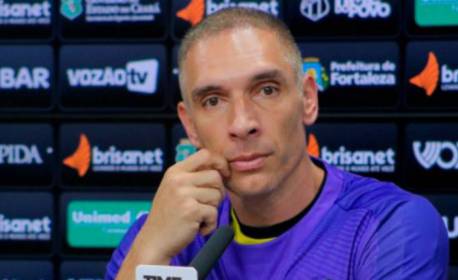 Após desistir de Ricardo Gomes, Vasco negocia com ex-goleiro para o cargo de coordenador