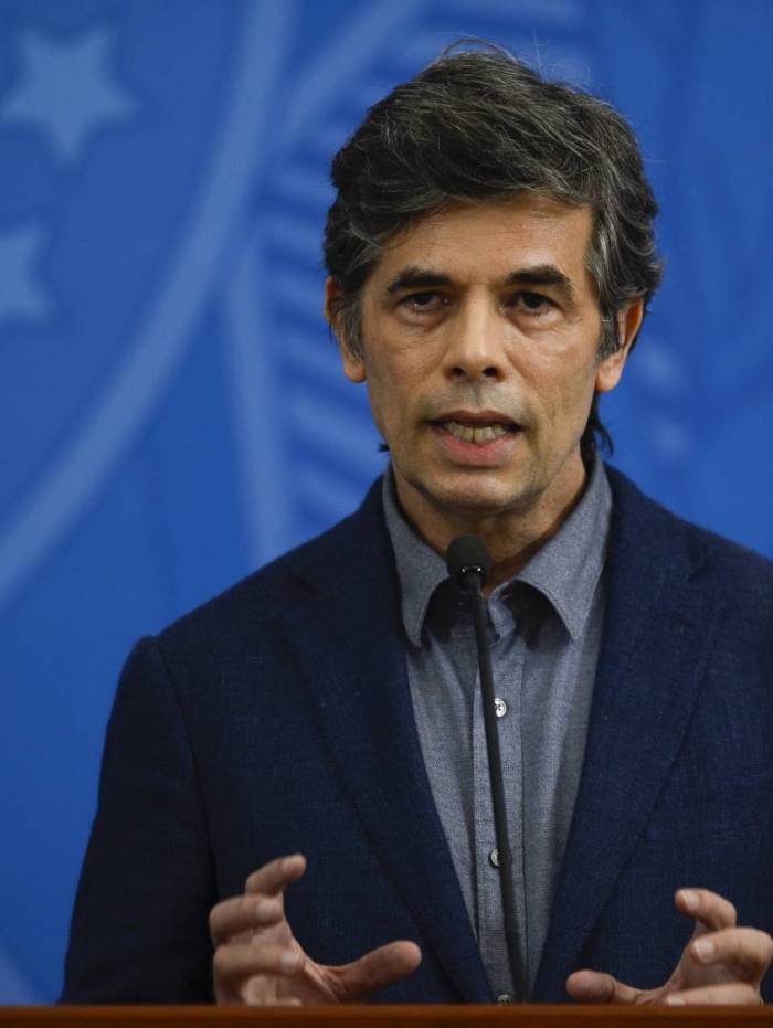 O ministro da Saúde, Nelson Teich, participou ontem de videoconferência com deputados federais