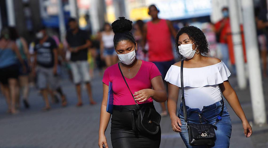 Rio de Janeiro 20/04/2020 - Covid-19 - Movimentacao de pessoas em Nova Iguacu. Foto: Luciano Belford/Agencia O Dia