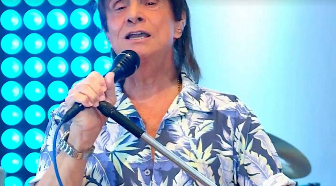Roberto Carlos, primeira LIVE. Reprodução do Facebook/Globoplay