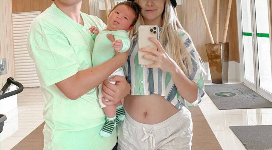 Pyong Lee com a mulher Sammy e o filho Jake 