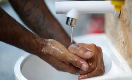 Mais de 20 bairros têm fornecimento de água interrompido para manutenção