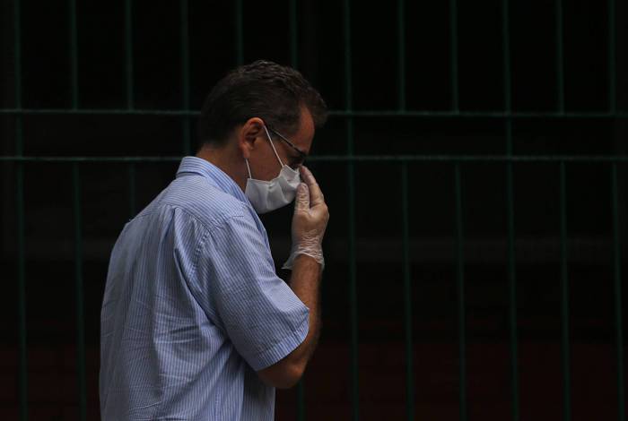 Rio - COVID 19 - CORONAVÍRUS - Movimentação de pessoas usando mascara no Centro do Rio em época de quarentena