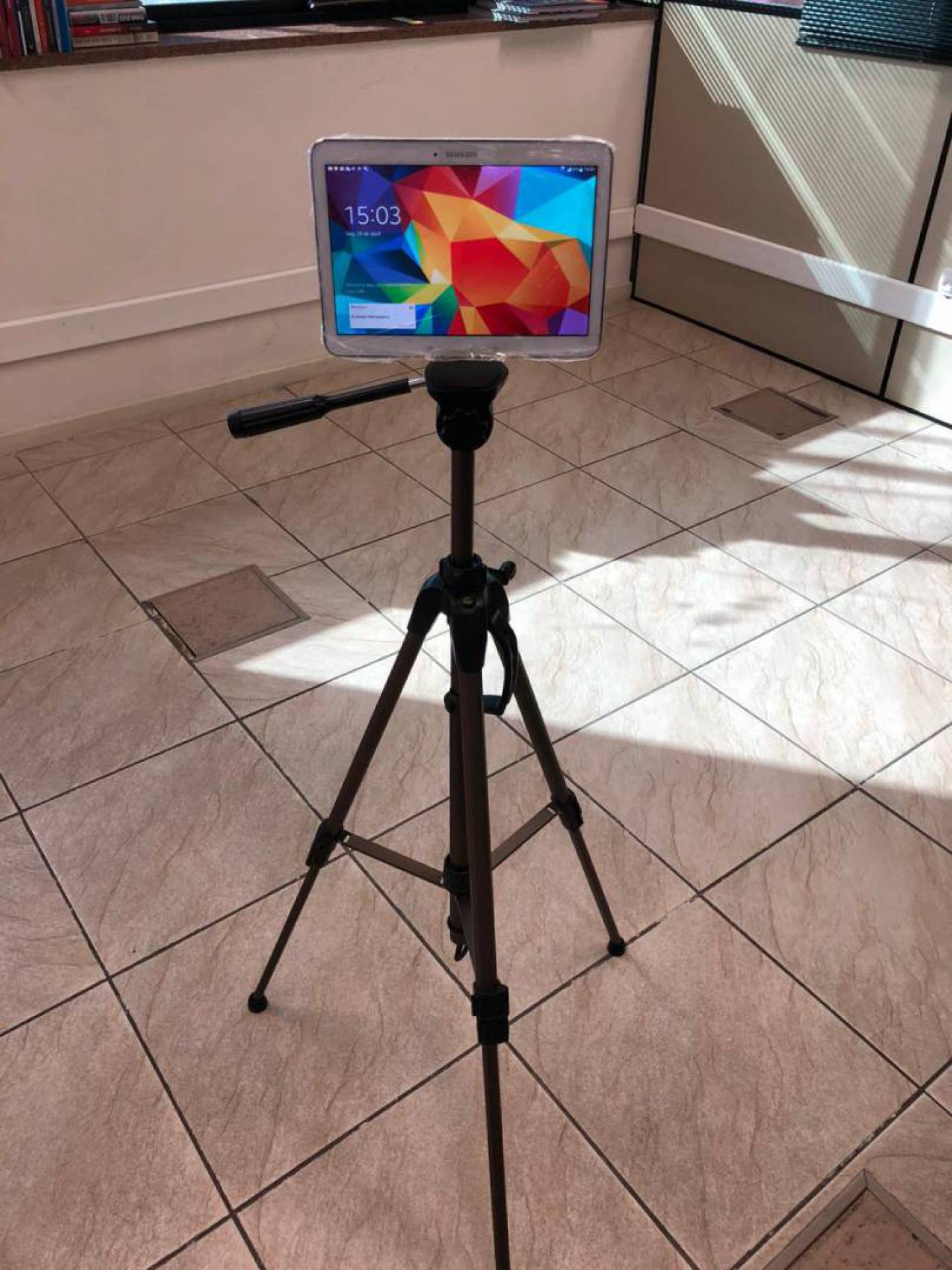 Por meio de tablets, o hospital de campanha do Riocentro encurtará essa distância, provocada pelo isolamento, com videochamadas - Divulgação