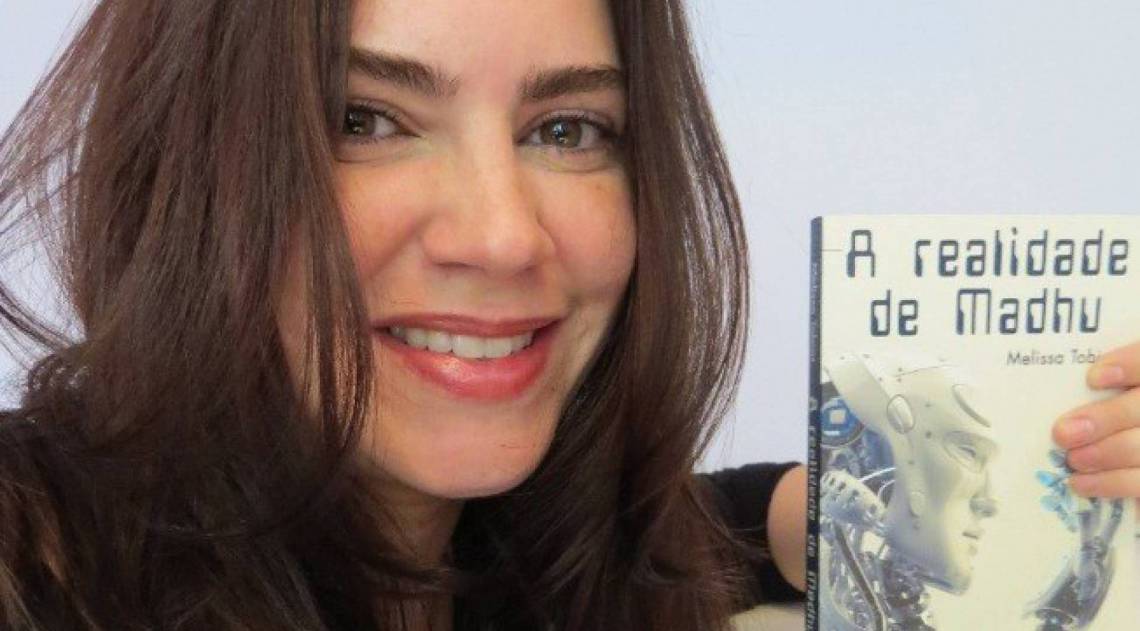 Melissa e seu livro - Reprodução