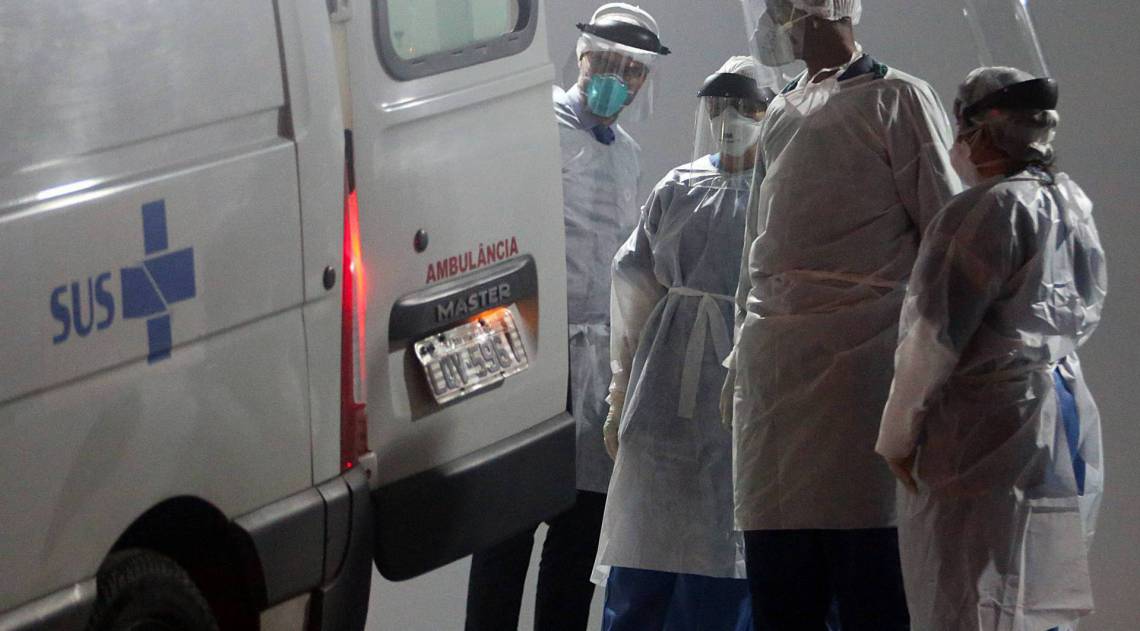 Em toda a rede SUS na cidade do Rio - que inclui leitos de unidades municipais, estaduais e federais - h&aacute; 1.860 pacientes internados com suspeita de covid-19, sendo 694 em UTI - Daniel Castelo Branco