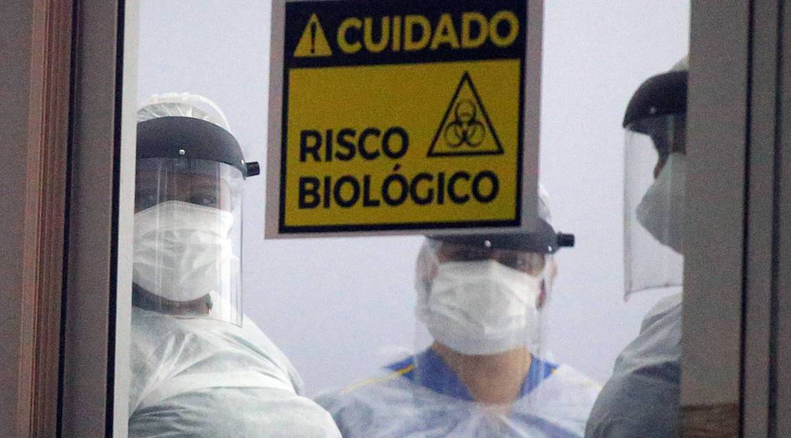 Trabalhadores de sa&uacute;de que ficaram incapacitados pelo coronav&iacute;rus poderiam ser beneficiados - Daniel Castelo Branco