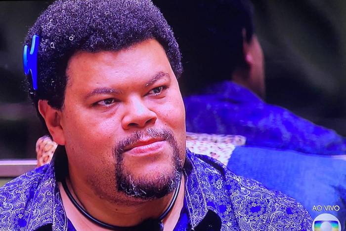 Babu Santana - Reprodução de TV