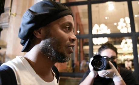 Relatório da CPI diz que Ronaldinho e Assis cometeram estelionato