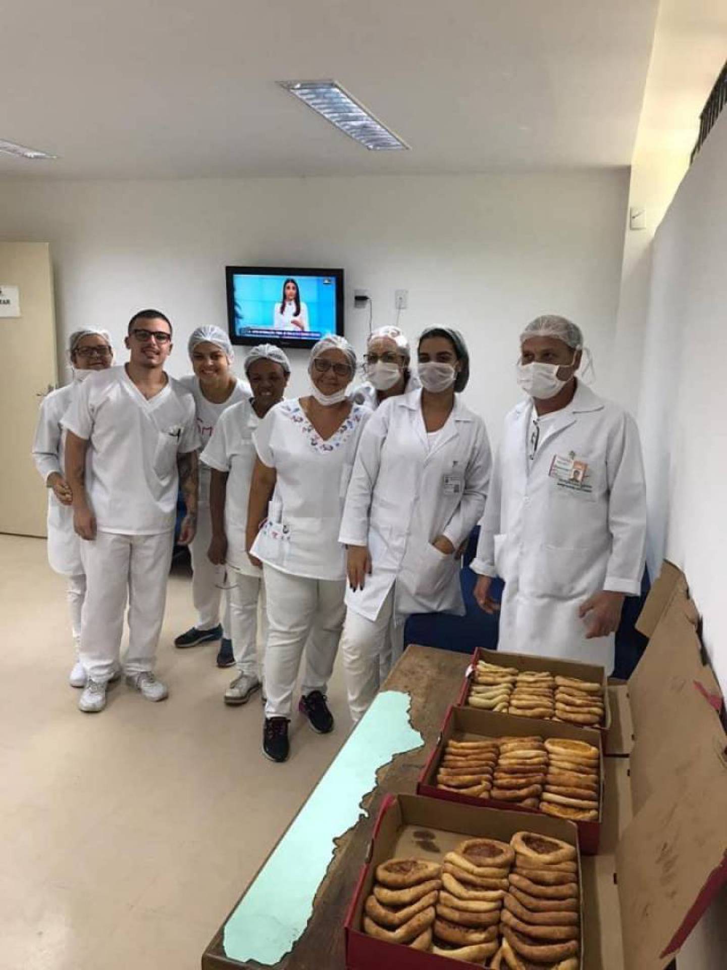 Profissionais de saúde de Niterói recebem doações de alimentos