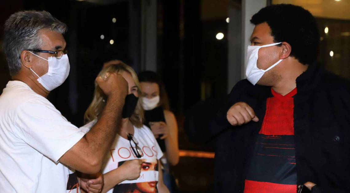 Babu posa com a fam&iacute;lia de Rafa no hotel