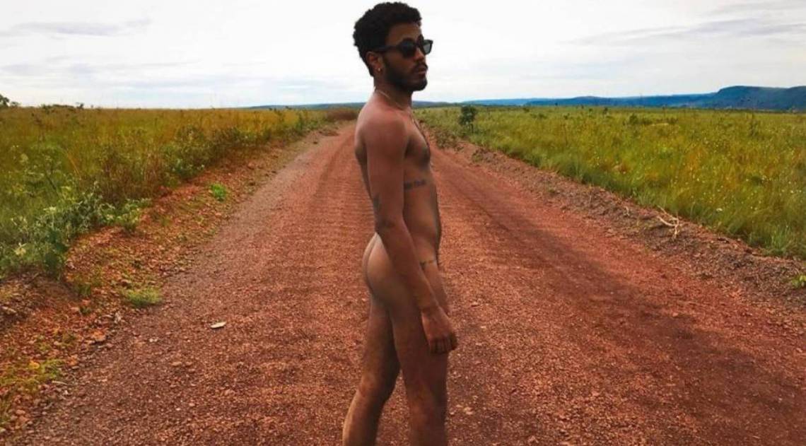 Ícaro Silva posta foto nu para comemorar vitória de Thelma no 'BBB 20' - Reprodução Internet