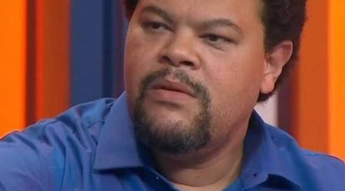 Babu Santana comemora a vit&oacute;ria de Thelma no 'BBB 20'