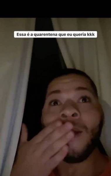O youtuber Thomas Santana, morador de Campo Grande, na Zona Oeste, fez sucesso ao narrar o sexo do casal vizinho