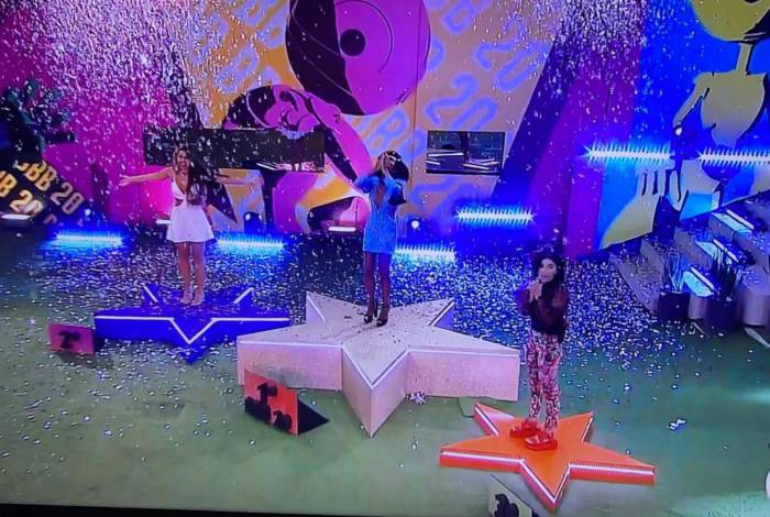 Manu ficou em terceiro lugar no BBB 20, edi&ccedil;&atilde;o que teve Thelma Assis como campe&atilde;. - Reprodu&ccedil;&atilde;o de TV