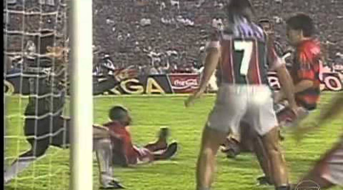 Gol de barriga de Renato, em 1995, deu título ao Fluminense