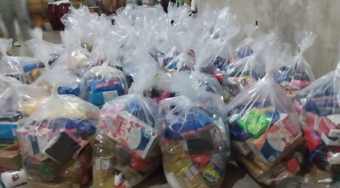 Somente na última terça-feira, 98 cestas básicas foram entregues a moradores de Rio das Ostras - Divulgação/Natasha Almeida