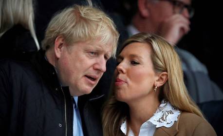 Boris Johnson se casa com Carrie Symonds em cerimônia privada em Londres