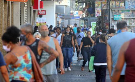 Casos de Síndrome Respiratória Aguda Grave voltam a crescer em adultos