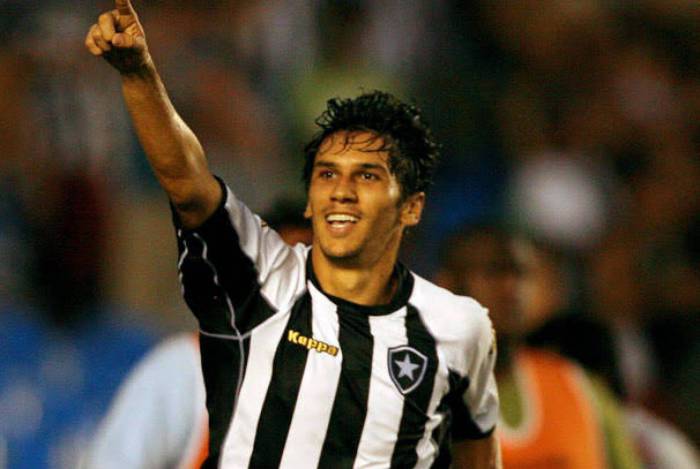 Lucio Flavio somou 200 jogos com a camisa do Botafogo