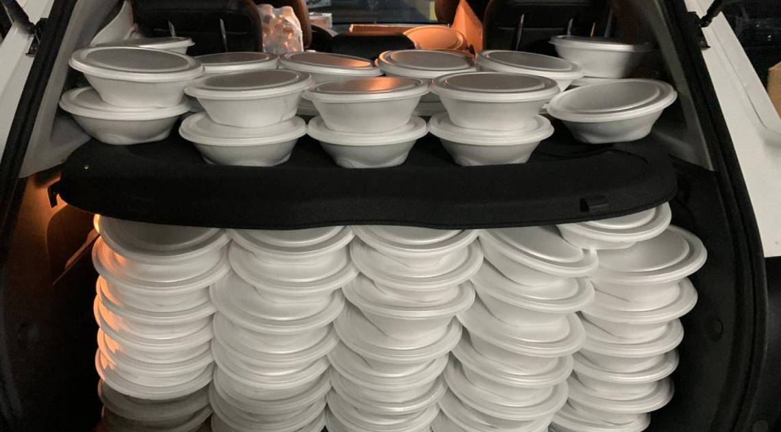 Grupo de moradores de Niterói ajuda pessoas em situação de rua