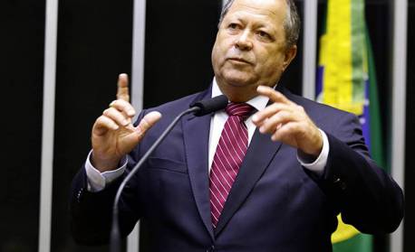 Gasolina com dinheiro público