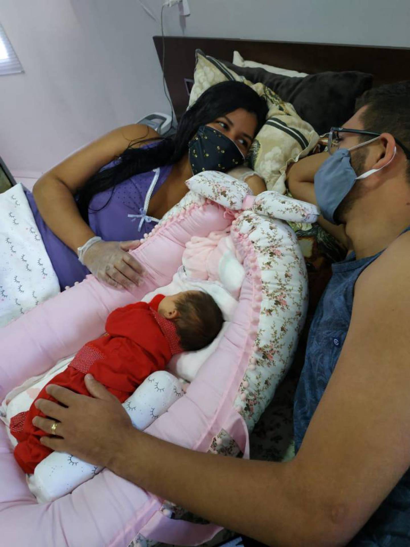 Ana Carolina ficou internada sem contato com a filha recém-nascida