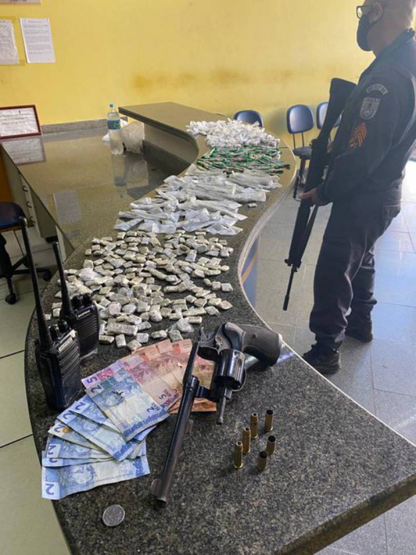 Material apreendido na ação - Divulgação / Polícia Militar