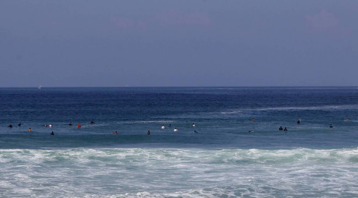 Movimenta&ccedil;&atilde;o de surfistas na Prainha