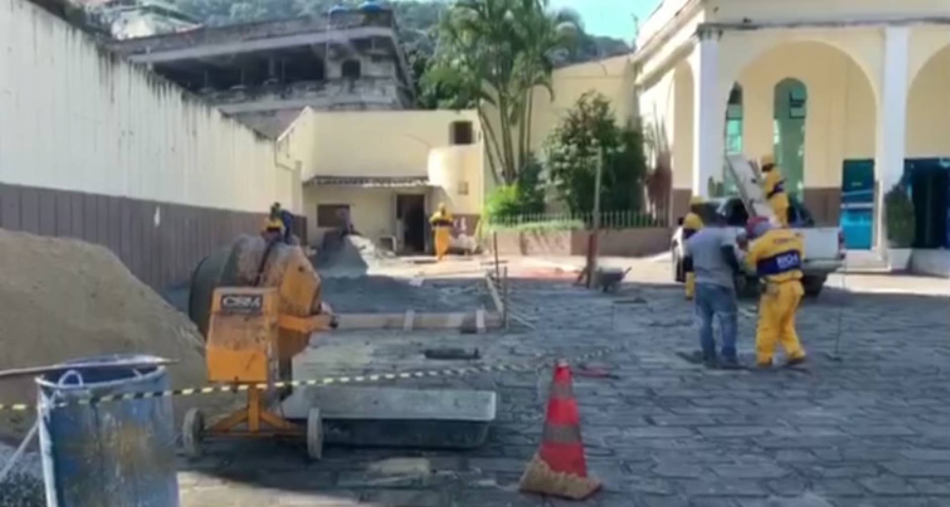 Prefeitura instala tomógrafo em Igreja Universal da Rocinha, Zona Sul do Rio